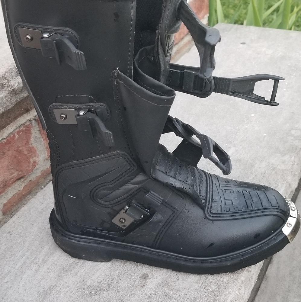 ATV boots